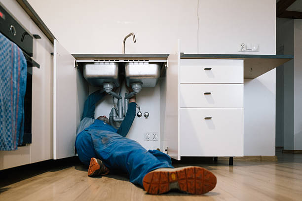 Professional Emergency Plumber technician working in Roanoke, VA
